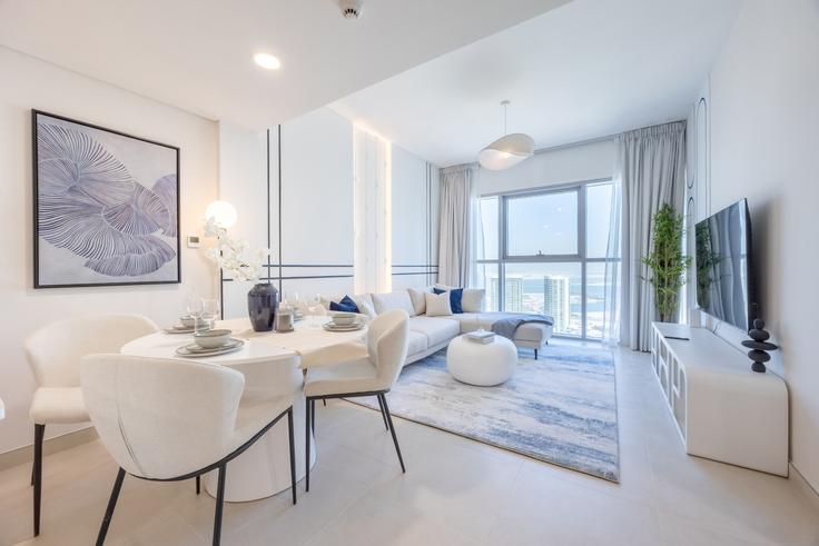 Elegant gestaltetes Wohnzimmer mit moderner Einrichtung in einer Wohnung im Building Matar Bin Thani Al Rumaithi Street - bloomfields-holiday-home - 1475228 in Al Reem Island, Abu Dhabi Elegant gestaltetes Wohnzimmer mit moderner Einrichtung in einer Wohnung im Building Matar Bin Thani Al Rumaithi Street - bloomfields-holiday-home - 1475228 in Al Reem Island, Abu Dhabi