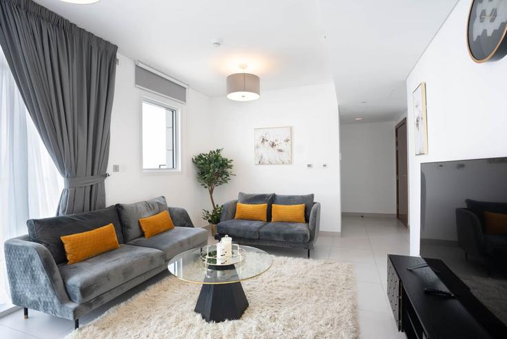 Building ʹUd Al Yarih Street - bloomfields-holiday-home - 1475233 adresindeki bir dairede modern mobilyalarla zarif bir şekilde tasarlanmış oturma odası Al Reem Island, Abu Dhabi Building ʹUd Al Yarih Street - bloomfields-holiday-home - 1475233 adresindeki bir dairede modern mobilyalarla zarif bir şekilde tasarlanmış oturma odası Al Reem Island, Abu Dhabi