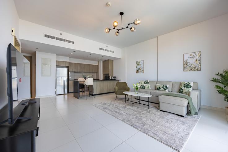 Building Ash Shifa Bint Abdullah Street - bloomfields-holiday-home - 1475401 adresindeki bir dairede modern mobilyalarla zarif bir şekilde tasarlanmış oturma odası Al Reem Island, Abu Dhabi