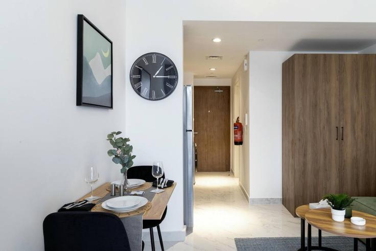 Masdar City,Abu Dhabi의 Building Al Ibda' St - bloomfields-holiday-home - 1630769 유닛에 마련된 스타일리시한 다이닝 공간 Masdar City,Abu Dhabi의 Building Al Ibda' St - bloomfields-holiday-home - 1630769 유닛에 마련된 스타일리시한 다이닝 공간