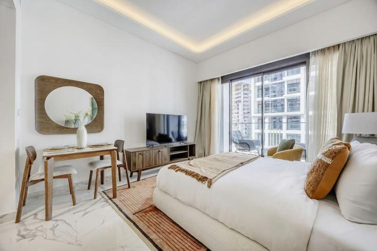 Building Tariaq Bedon Esm - bloomfields-holiday-home - 1475097 adresindeki bir dairede modern mobilyalarla zarif bir şekilde tasarlanmış oturma odası Nad Al Sheba, Dubai Building Tariaq Bedon Esm - bloomfields-holiday-home - 1475097 adresindeki bir dairede modern mobilyalarla zarif bir şekilde tasarlanmış oturma odası Nad Al Sheba, Dubai