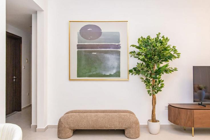 Al Saadiyat Island, Abu Dhabi에 위치한 Building Jacques Chirac Street - bloomfields-holiday-home - 1474981 유닛의 세련된 인테리어가 돋보이는 거실