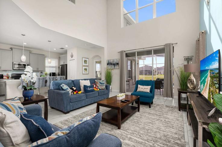 Salle de séjour élégante avec mobilier moderne dans un appartement à Building Cabot Cliffs Drive - bluegems - 1384014 à Four Corners, Four Corners