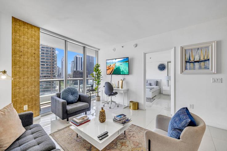 Miami, Miami에 위치한 Building Brickell Avenue - blues-vacation-rentals-llc - 1520362 유닛의 세련된 인테리어가 돋보이는 거실 Miami, Miami에 위치한 Building Brickell Avenue - blues-vacation-rentals-llc - 1520362 유닛의 세련된 인테리어가 돋보이는 거실