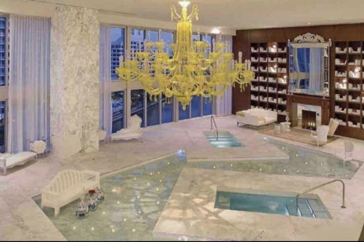 Elegant gestaltetes Wohnzimmer mit moderner Einrichtung in einer Wohnung im Building Brickell Avenue - blues-vacation-rentals-llc - 1520396 in Miami, Miami