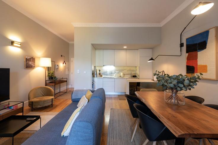 Bonfim, Porto에 위치한 Building Rua de Latino Coelho - bmyguest - 1329470 아파트의 세련된 인테리어가 돋보이는 거실 Bonfim, Porto에 위치한 Building Rua de Latino Coelho - bmyguest - 1329470 아파트의 세련된 인테리어가 돋보이는 거실