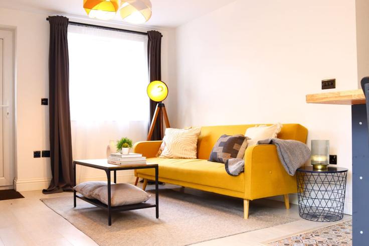 Oxford OxfordのBuilding Ramsay Road - bnb-living - 1460289のアパートメントにある、モダンな家具を備えたエレガントなデザインのリビングルーム