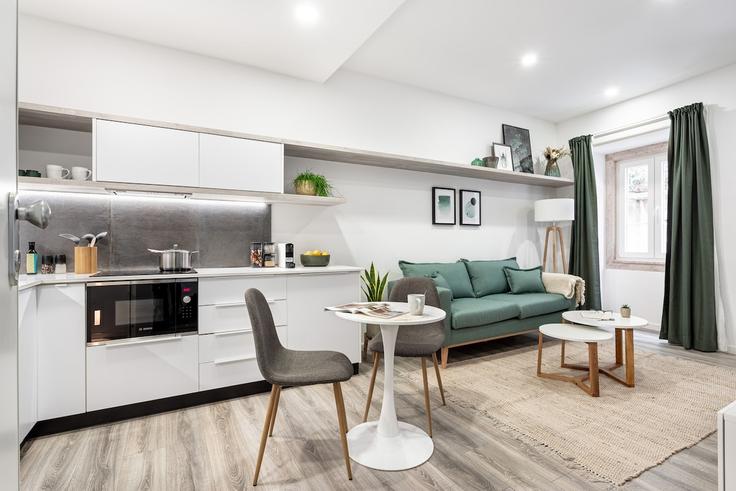 Building Travessa do Oleiro - bnbird-homes-lda - 1556174 adresindeki bir dairede modern mobilyalarla zarif bir şekilde tasarlanmış oturma odası Misericórdia, Lisbon Building Travessa do Oleiro - bnbird-homes-lda - 1556174 adresindeki bir dairede modern mobilyalarla zarif bir şekilde tasarlanmış oturma odası Misericórdia, Lisbon
