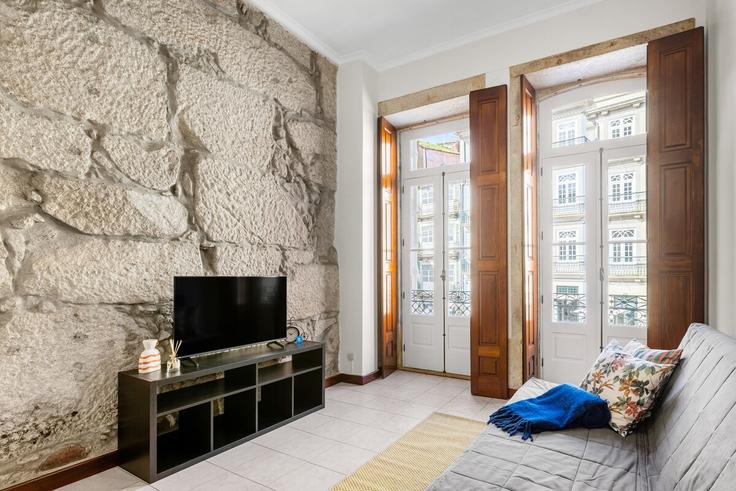 Building Largo de São Domingos - bnbird-homes-lda - 1555991 adresindeki bir dairede modern mobilyalarla zarif bir şekilde tasarlanmış oturma odası União das freguesias de Cedofeita, Santo Ildefonso, Sé, Miragaia, São Nicolau e Vitória, Porto Building Largo de São Domingos - bnbird-homes-lda - 1555991 adresindeki bir dairede modern mobilyalarla zarif bir şekilde tasarlanmış oturma odası União das freguesias de Cedofeita, Santo Ildefonso, Sé, Miragaia, São Nicolau e Vitória, Porto