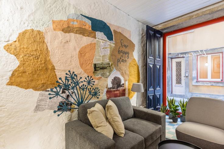 Sala de estar elegantemente projetada com móveis modernos em um apartamento no Building Rua de Trás - bnbird-homes-lda - 1556040 em União das freguesias de Cedofeita, Santo Ildefonso, Sé, Miragaia, São Nicolau e Vitória, Porto Sala de estar elegantemente projetada com móveis modernos em um apartamento no Building Rua de Trás - bnbird-homes-lda - 1556040 em União das freguesias de Cedofeita, Santo Ildefonso, Sé, Miragaia, São Nicolau e Vitória, Porto