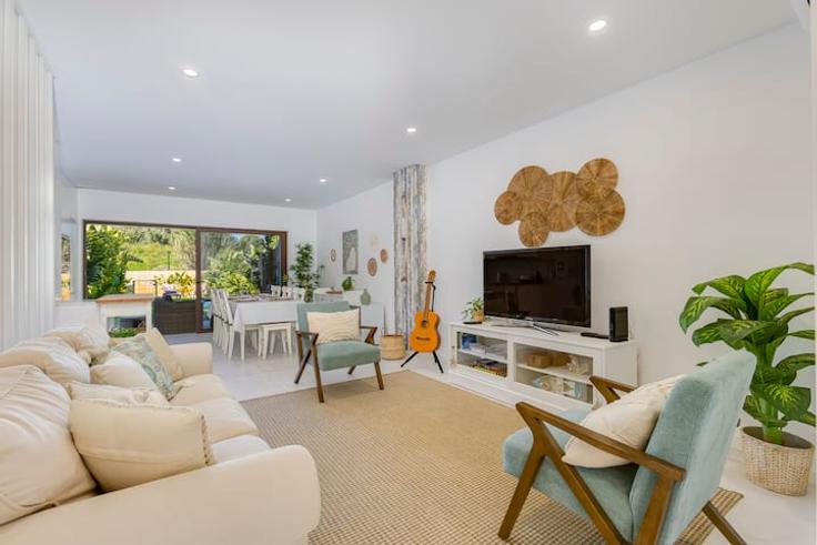 Elegante sala de estar con mobiliario moderno en un apartamento en Building Rua Rei Dom Sebastião - bnbird-homes-lda - 1555855 en Alvor, Alvor Elegante sala de estar con mobiliario moderno en un apartamento en Building Rua Rei Dom Sebastião - bnbird-homes-lda - 1555855 en Alvor, Alvor