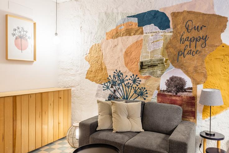 Elegant gestaltetes Wohnzimmer mit moderner Einrichtung in einer Wohnung im Building Rua de Trás - bnbird-homes-lda - 1556037 in União das freguesias de Cedofeita, Santo Ildefonso, Sé, Miragaia, São Nicolau e Vitória, Porto Elegant gestaltetes Wohnzimmer mit moderner Einrichtung in einer Wohnung im Building Rua de Trás - bnbird-homes-lda - 1556037 in União das freguesias de Cedofeita, Santo Ildefonso, Sé, Miragaia, São Nicolau e Vitória, Porto