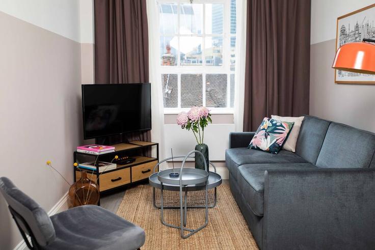 London Borough of Tower Hamlets, London에 위치한 Building Commercial Street - bobwcommercialhouse - 1058340 유닛의 세련된 인테리어가 돋보이는 거실