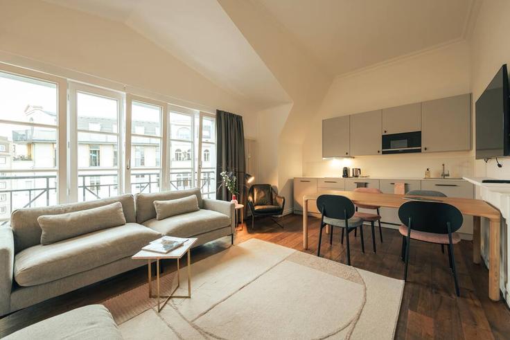 Berlin, Berlin에 위치한 Building Köpenicker Straße - bobwmitte - 1058373 유닛의 세련된 인테리어가 돋보이는 거실