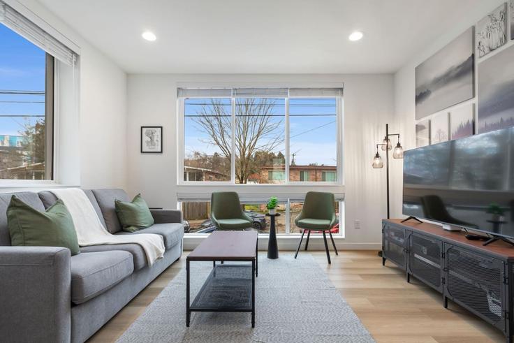 Building 43rd Avenue South - bookitrental-hostaway - 1569699 adresindeki bir dairede modern mobilyalarla zarif bir şekilde tasarlanmış oturma odası Seattle, Seattle