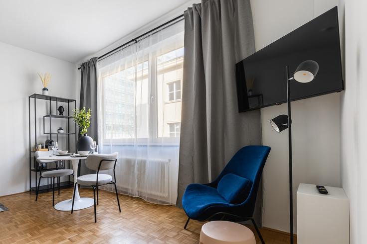 Vienna, Vienna에 위치한 Building Kolonitzgasse 2 - bosu-gmbh - 1500290 유닛의 세련된 인테리어가 돋보이는 거실