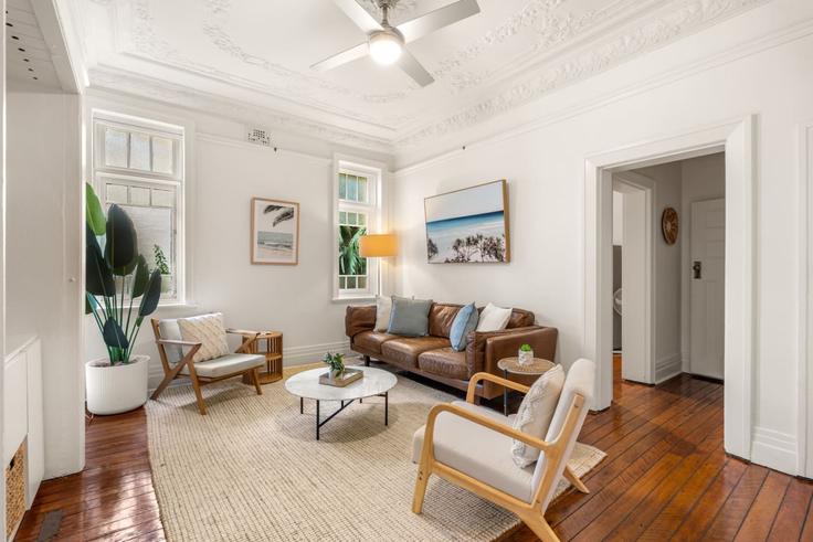 Building Arden Street - boutiq-private-properties - 1524697 adresindeki bir dairede modern mobilyalarla zarif bir şekilde tasarlanmış oturma odası Coogee, Sydney Building Arden Street - boutiq-private-properties - 1524697 adresindeki bir dairede modern mobilyalarla zarif bir şekilde tasarlanmış oturma odası Coogee, Sydney