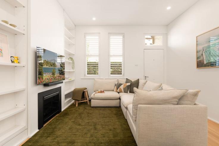 Salle de séjour élégante avec mobilier moderne dans un appartement à Building Broughton Street - boutiq-private-properties - 1694700 à Paddington, Sydney Salle de séjour élégante avec mobilier moderne dans un appartement à Building Broughton Street - boutiq-private-properties - 1694700 à Paddington, Sydney