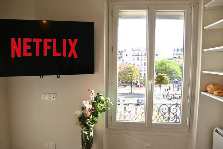 Salle de séjour élégante avec mobilier moderne dans un appartement à Building Cours de Vincennes - bsf - 1286890 - PAR à 20th arrondissement of Paris, Paris