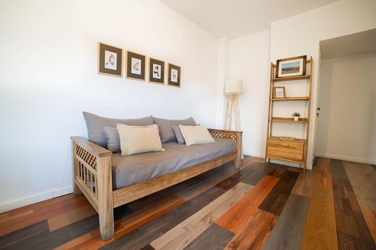 Buenos Aires Buenos AiresのBuilding Carlos Pellegrini 1089 - bt-homes - 1627690のアパートメントにある、モダンな家具を備えたエレガントなデザインのリビングルーム Buenos Aires Buenos AiresのBuilding Carlos Pellegrini 1089 - bt-homes - 1627690のアパートメントにある、モダンな家具を備えたエレガントなデザインのリビングルーム