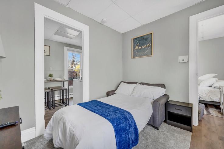 Hamburg HamburgのBuilding Union Street - buffalo-corporate-housing-llc - 1473306のアパートメントにある、モダンな家具を備えたエレガントなデザインのリビングルーム