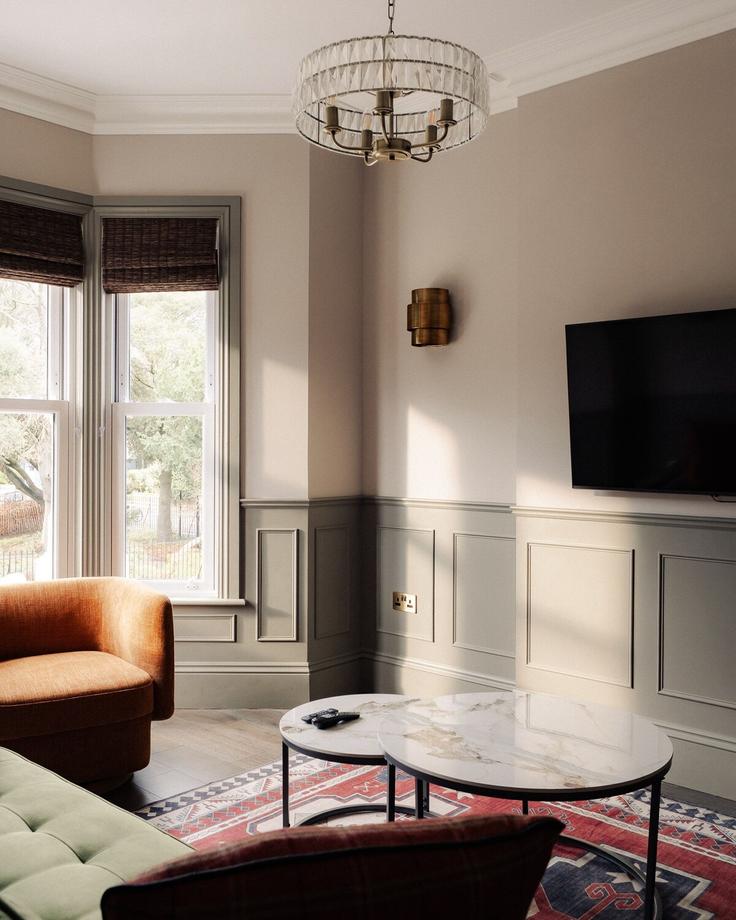 Elegante sala de estar con mobiliario moderno en un apartamento en Building Trinity Road - buonomo-hosting-ltd - 1531760 en London Borough of Merton, London Elegante sala de estar con mobiliario moderno en un apartamento en Building Trinity Road - buonomo-hosting-ltd - 1531760 en London Borough of Merton, London