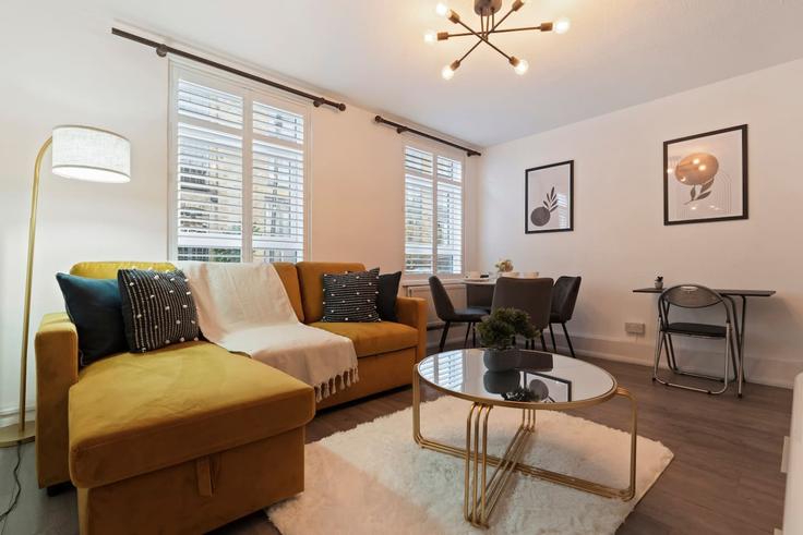 Elegant gestaltetes Wohnzimmer mit moderner Einrichtung in einer Wohnung im Building Wyfold Road - bwp - 1231588 in London Borough of Hammersmith and Fulham, London Elegant gestaltetes Wohnzimmer mit moderner Einrichtung in einer Wohnung im Building Wyfold Road - bwp - 1231588 in London Borough of Hammersmith and Fulham, London