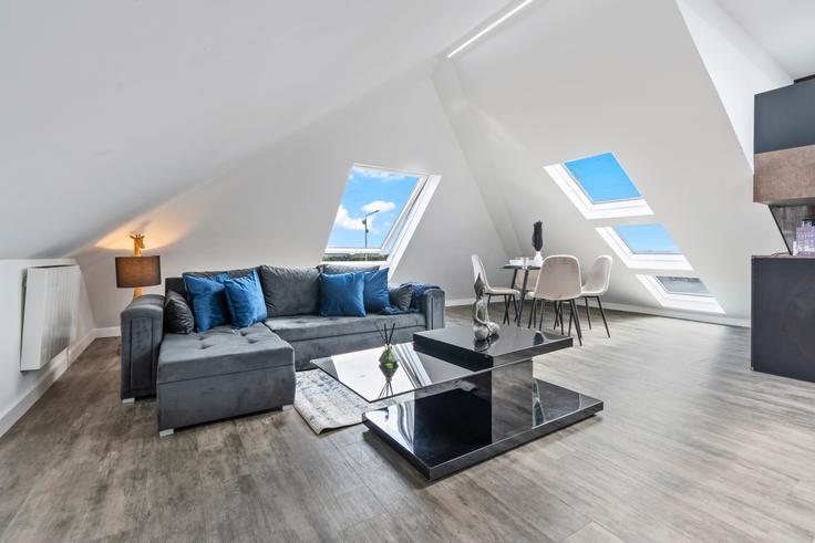 Salle de séjour élégante avec mobilier moderne dans un appartement à Building Harefield Road - bwp - 1253734 - LON à London Borough of Hillingdon, Uxbridge