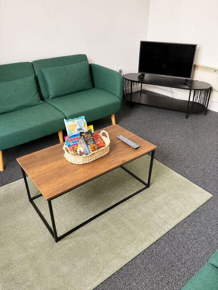 Elegante sala de estar con mobiliario moderno en un apartamento en Building Anchor Road - bwp - 1581527 en Barrow-in-Furness, Barrow-in-Furness Elegante sala de estar con mobiliario moderno en un apartamento en Building Anchor Road - bwp - 1581527 en Barrow-in-Furness, Barrow-in-Furness