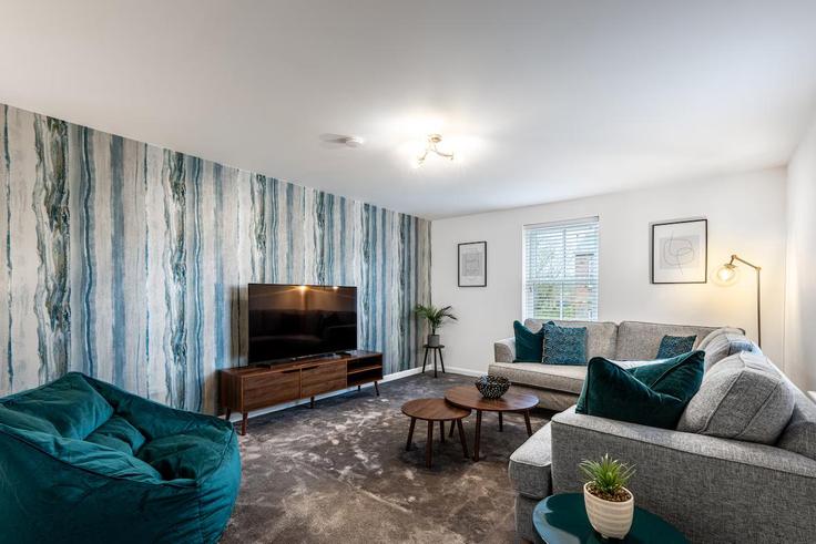 Building Cavalry Road - caboose-property-management-ltd - 1365889 adresindeki bir dairede modern mobilyalarla zarif bir şekilde tasarlanmış oturma odası City of Colchester, Colchester Building Cavalry Road - caboose-property-management-ltd - 1365889 adresindeki bir dairede modern mobilyalarla zarif bir şekilde tasarlanmış oturma odası City of Colchester, Colchester