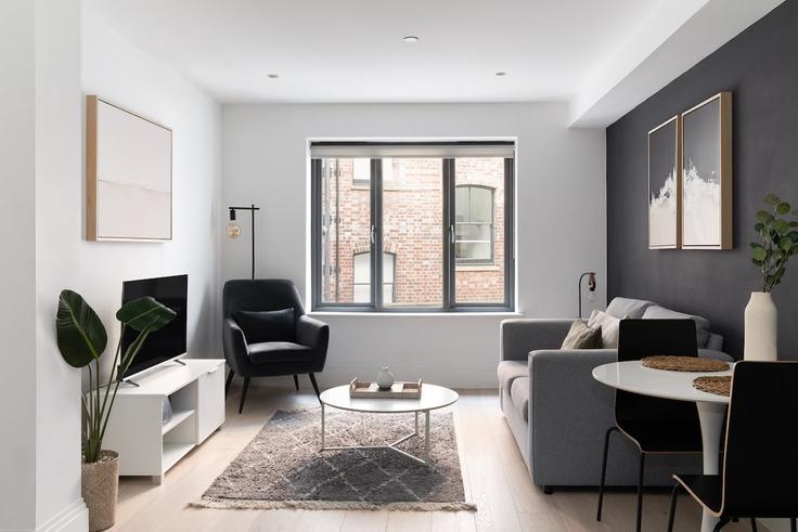 City of Westminster, London에 위치한 Building Bourlet Close - calton-living-ltd-1 - 1514131 유닛의 세련된 인테리어가 돋보이는 거실