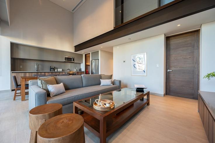 Building Paseo de La Marina - capitalia - 1639095 adresindeki bir dairede modern mobilyalarla zarif bir şekilde tasarlanmış oturma odası Cabo San Lucas, Cabo San Lucas Building Paseo de La Marina - capitalia - 1639095 adresindeki bir dairede modern mobilyalarla zarif bir şekilde tasarlanmış oturma odası Cabo San Lucas, Cabo San Lucas