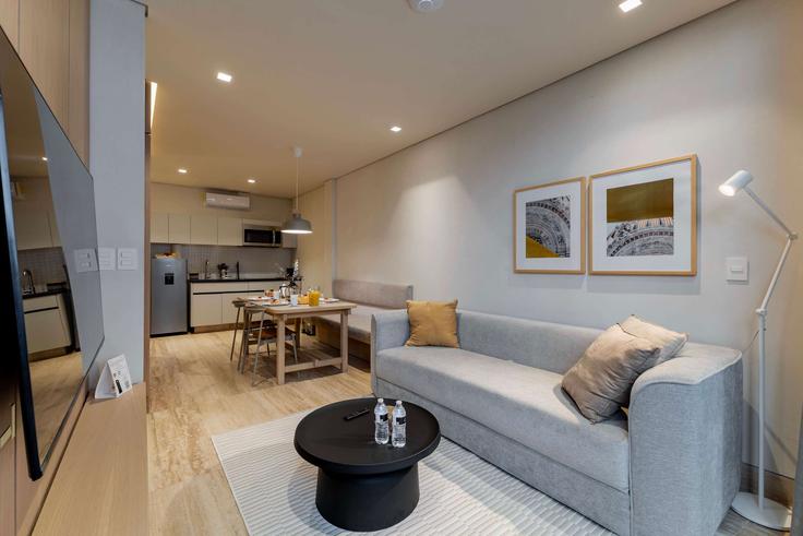 Mexico City, Mexico City 소재 Building Calle Calderón de la Barca - capitalia - 1029105 - MEX 유닛에 마련된, 현대적인 가구로 꾸며진 우아한 디자인의 거실