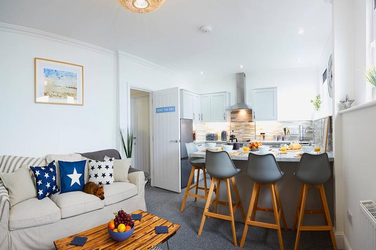 Salle de séjour élégante avec mobilier moderne dans un appartement à Building Rutland Terrace - cara-louise-shardlow - 1367418 à Scarborough District, Scarborough