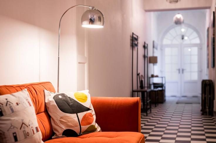 Salle de séjour élégante avec mobilier moderne dans un appartement à Building Argyle Road - cara-louise-shardlow - 1369824 à Scarborough District, Whitby