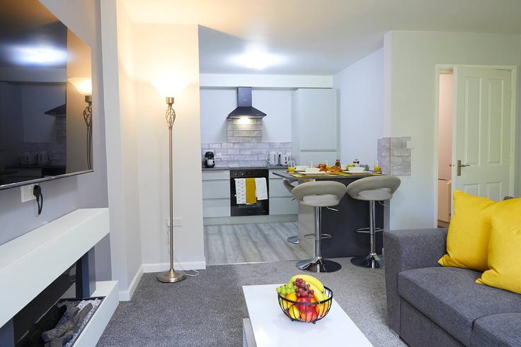 Elegant gestaltetes Wohnzimmer mit moderner Einrichtung in einer Wohnung im Building Royal Avenue - cara-louise-shardlow - 1367430 in Scarborough District, Scarborough Elegant gestaltetes Wohnzimmer mit moderner Einrichtung in einer Wohnung im Building Royal Avenue - cara-louise-shardlow - 1367430 in Scarborough District, Scarborough