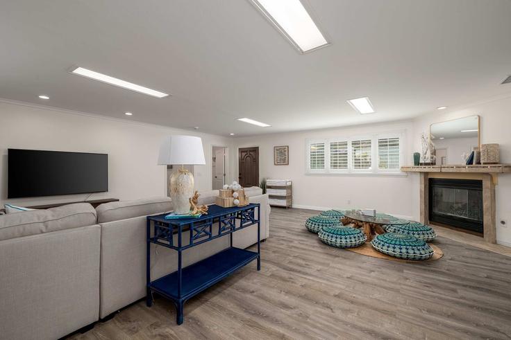 San Diego, San Diego에 위치한 Building Kane Street - cardovacationsrentals - 1304293 - SAN 아파트의 세련된 인테리어가 돋보이는 거실