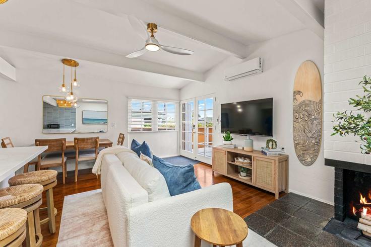 Salle de séjour élégante avec mobilier moderne dans un appartement à Building Saratoga Avenue - cardovacationsrentals - 1340732 à San Diego, San Diego Salle de séjour élégante avec mobilier moderne dans un appartement à Building Saratoga Avenue - cardovacationsrentals - 1340732 à San Diego, San Diego