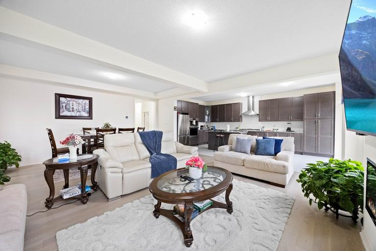 Elegante sala de estar con mobiliario moderno en un apartamento en Building Aldenham Street - casa-co-host - 1538659 en London Borough of Camden, London Elegante sala de estar con mobiliario moderno en un apartamento en Building Aldenham Street - casa-co-host - 1538659 en London Borough of Camden, London