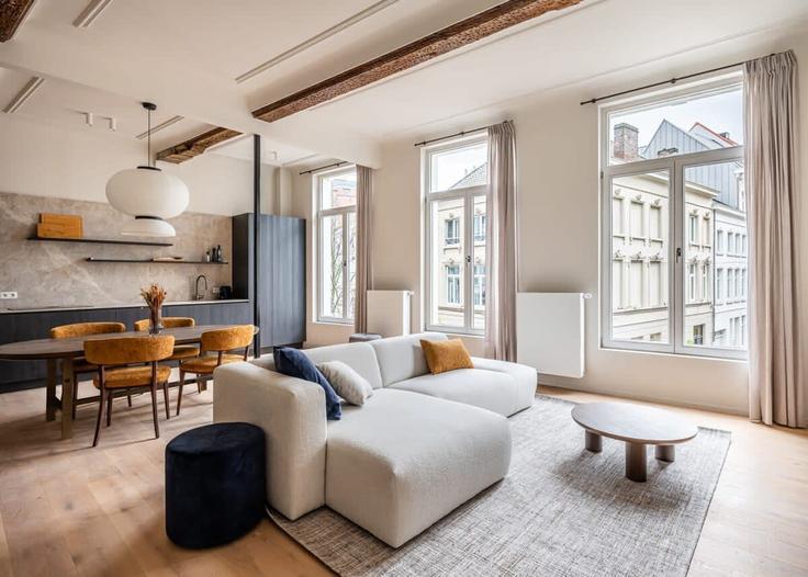 Sala de estar elegantemente projetada com móveis modernos em um apartamento no Building Walpoortstraat - casiola-belgium - 1504349 em Ghent, Ghent Sala de estar elegantemente projetada com móveis modernos em um apartamento no Building Walpoortstraat - casiola-belgium - 1504349 em Ghent, Ghent