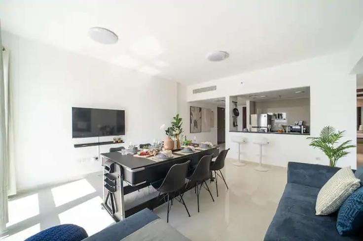 Building Hazza ' Bin Zayed The First St - centralstay - 1635978 adresindeki bir dairede modern mobilyalarla zarif bir şekilde tasarlanmış oturma odası Al Reem Island, Abu Dhabi Building Hazza ' Bin Zayed The First St - centralstay - 1635978 adresindeki bir dairede modern mobilyalarla zarif bir şekilde tasarlanmış oturma odası Al Reem Island, Abu Dhabi