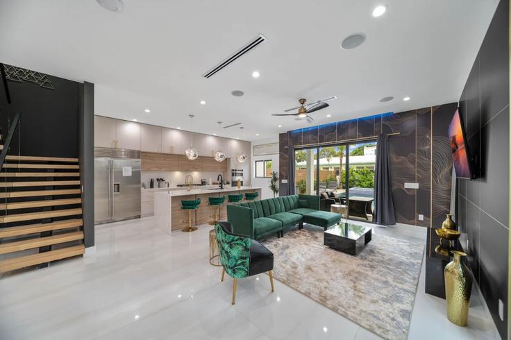 Elegant gestaltetes Wohnzimmer mit moderner Einrichtung in einer Wohnung im Building Northeast 16th Avenue - cest-la-vie-vacation-rentals - 1369653 in Fort Lauderdale, Fort Lauderdale Elegant gestaltetes Wohnzimmer mit moderner Einrichtung in einer Wohnung im Building Northeast 16th Avenue - cest-la-vie-vacation-rentals - 1369653 in Fort Lauderdale, Fort Lauderdale