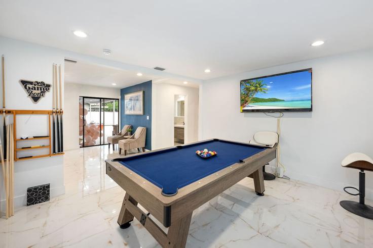 Elegant gestaltetes Wohnzimmer mit moderner Einrichtung in einer Wohnung im Building Sheraton Drive - cest-la-vie-vacation-rentals - 1369661 in Miramar, Miramar Elegant gestaltetes Wohnzimmer mit moderner Einrichtung in einer Wohnung im Building Sheraton Drive - cest-la-vie-vacation-rentals - 1369661 in Miramar, Miramar