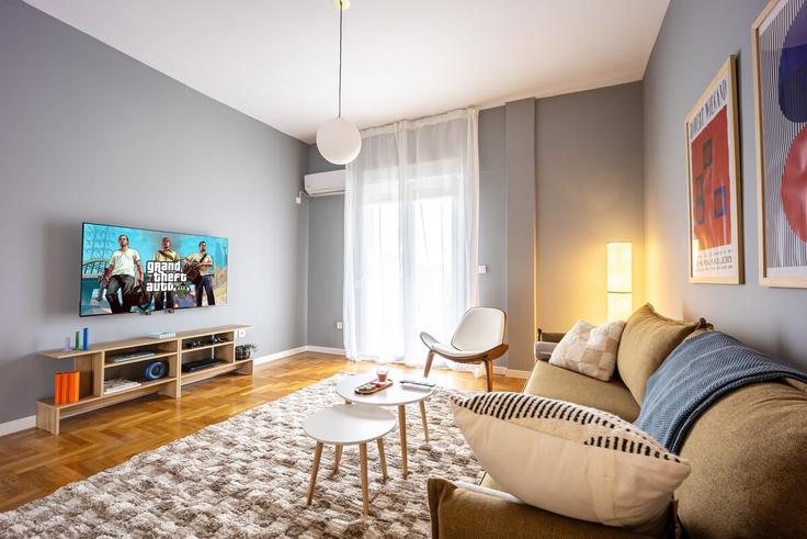 Elegant gestaltetes Wohnzimmer mit moderner Einrichtung in einer Wohnung im Building Charokopou - chabbynb - 1283430 in South Athens, Athens Elegant gestaltetes Wohnzimmer mit moderner Einrichtung in einer Wohnung im Building Charokopou - chabbynb - 1283430 in South Athens, Athens