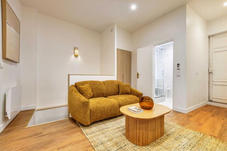 4th arrondissement, Paris에 위치한 Building Rue Saint-Bon - checkmyguest - 1350420 유닛의 세련된 인테리어가 돋보이는 거실 4th arrondissement, Paris에 위치한 Building Rue Saint-Bon - checkmyguest - 1350420 유닛의 세련된 인테리어가 돋보이는 거실