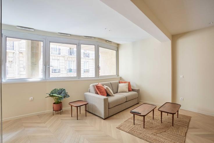 Building Rue Bargue - checkmyguest - 1348935 adresindeki bir dairede modern mobilyalarla zarif bir şekilde tasarlanmış oturma odası 15th arrondissement, Paris Building Rue Bargue - checkmyguest - 1348935 adresindeki bir dairede modern mobilyalarla zarif bir şekilde tasarlanmış oturma odası 15th arrondissement, Paris