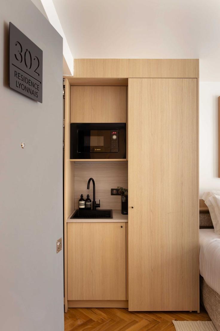 Cocina funcional y elegante con equipamiento de alta gama en un apartamento de lujo en Building Rue des Lyonnais - checkmyguest - 1349217 en 5th arrondissement, Paris