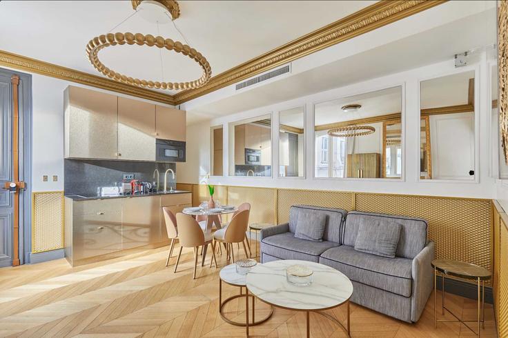 Building Rue du Colisée - checkmyguest - 1348859 adresindeki bir dairede modern mobilyalarla zarif bir şekilde tasarlanmış oturma odası 8th arrondissement, Paris Building Rue du Colisée - checkmyguest - 1348859 adresindeki bir dairede modern mobilyalarla zarif bir şekilde tasarlanmış oturma odası 8th arrondissement, Paris
