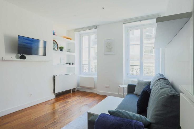17th arrondissement, Paris 소재 Building Rue Rennequin - checkmyguest - 1348642 유닛에 마련된, 현대적인 가구로 꾸며진 우아한 디자인의 거실