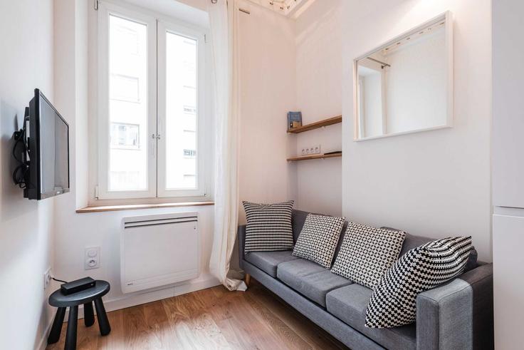 Salle de séjour élégante avec mobilier moderne dans un appartement à Building Cours Suchet - checkmyguest - 1350083 à 2nd arrondissement, Lyon Salle de séjour élégante avec mobilier moderne dans un appartement à Building Cours Suchet - checkmyguest - 1350083 à 2nd arrondissement, Lyon